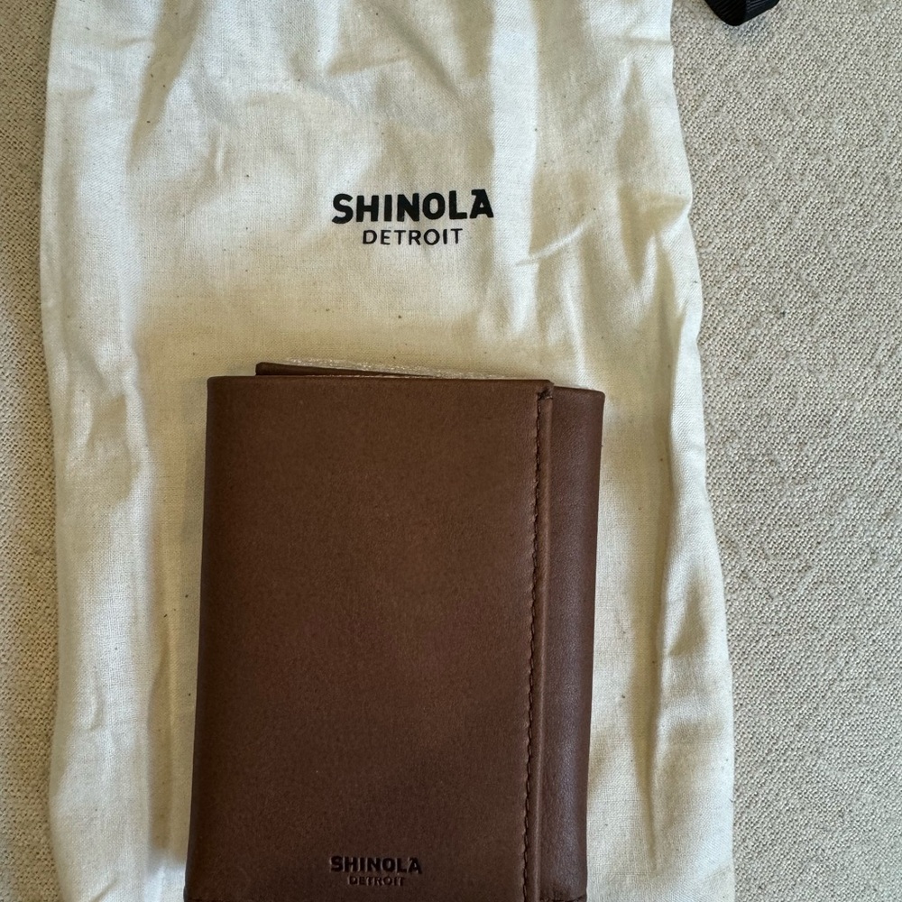 Shinola men’s trifold wallet NWT